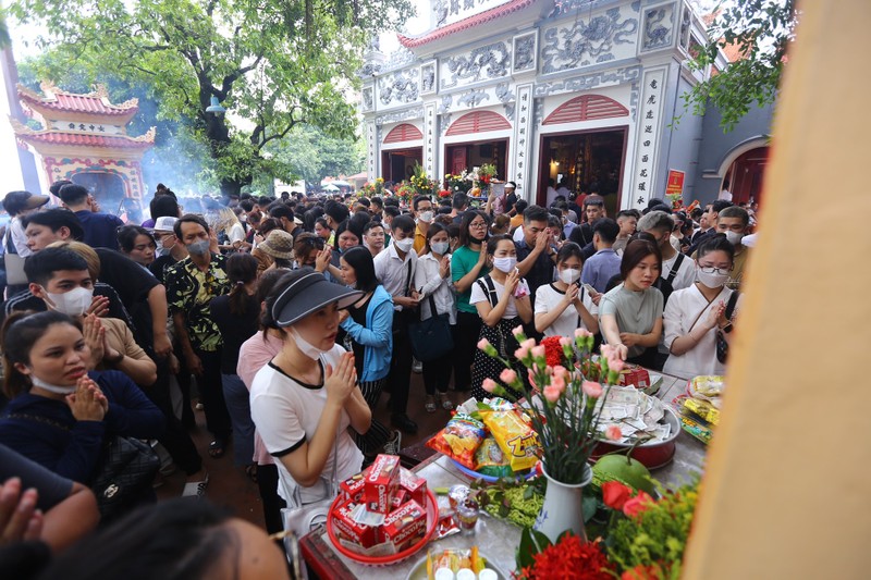 Phu Tay Ho dong nghet trong ngay dau tien cua thang “co hon“-Hinh-4