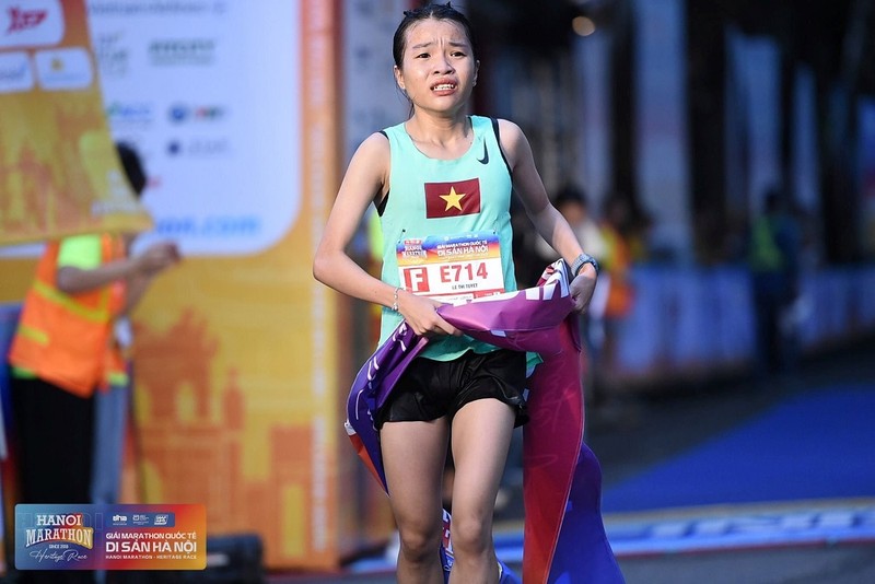 Marathon Quoc te Di san Ha Noi 2023: Khoi nguon cam hung ren luyen the chat-Hinh-2