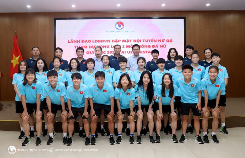 Lanh dao LDBDVN dong vien tuyen nu Viet Nam truoc VL Olympic Paris 2024-Hinh-4