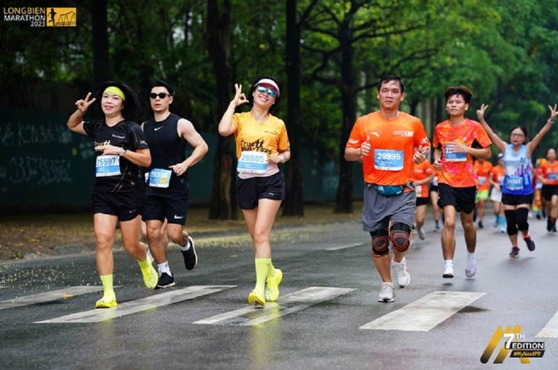 Long Bien Marathon thu hut 15.000 van dong vien tham gia-Hinh-3