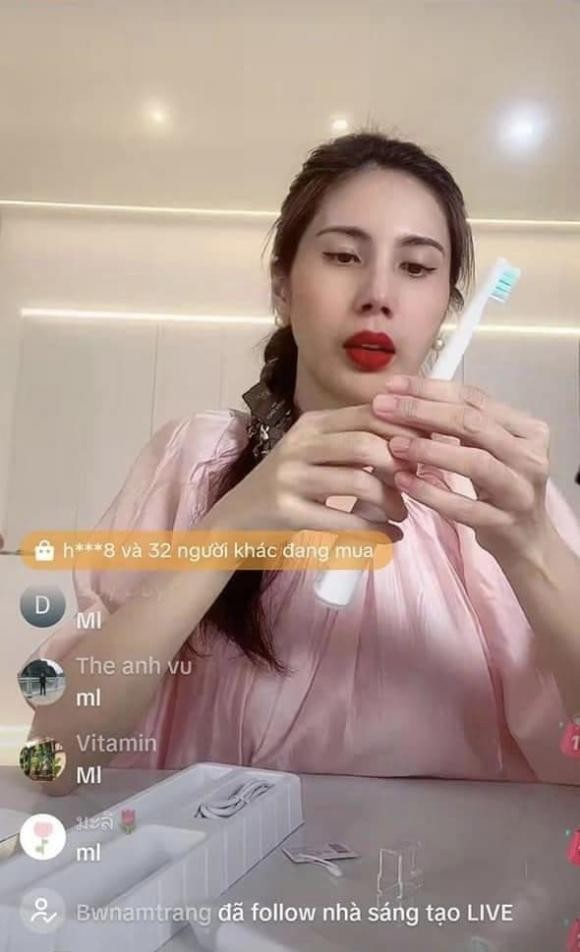 Thuy Tien noi gi khi bi mia mai vi livestream ban hang?-Hinh-3