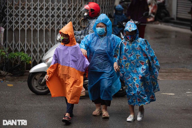 Sang dau tuan, nguoi Ha Noi doi mua ret trong canh un tac-Hinh-2