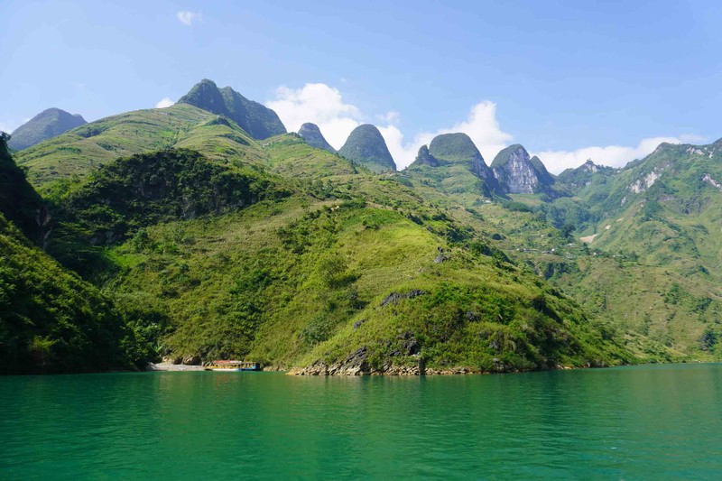 Di thuyen ngam canh sac tuyet dep doi bo song Nho Que-Hinh-5