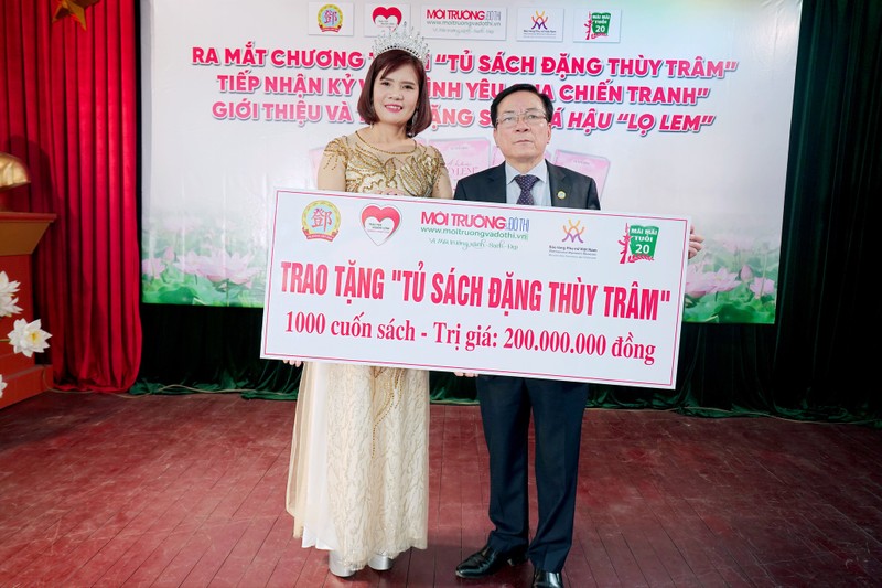 Xay dung “Tu sach Dang Thuy Tram” cho truong hoc, benh vien-Hinh-2