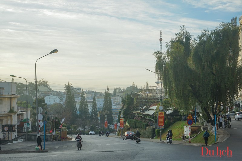 Da Lat binh yen trong buoi som mai-Hinh-2