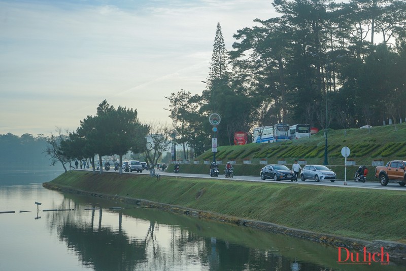 Da Lat binh yen trong buoi som mai-Hinh-8