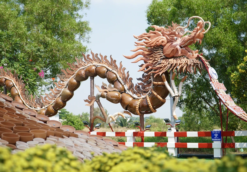 Nhieu nguoi check-in cung cap linh vat rong doc la o Binh Duong-Hinh-4