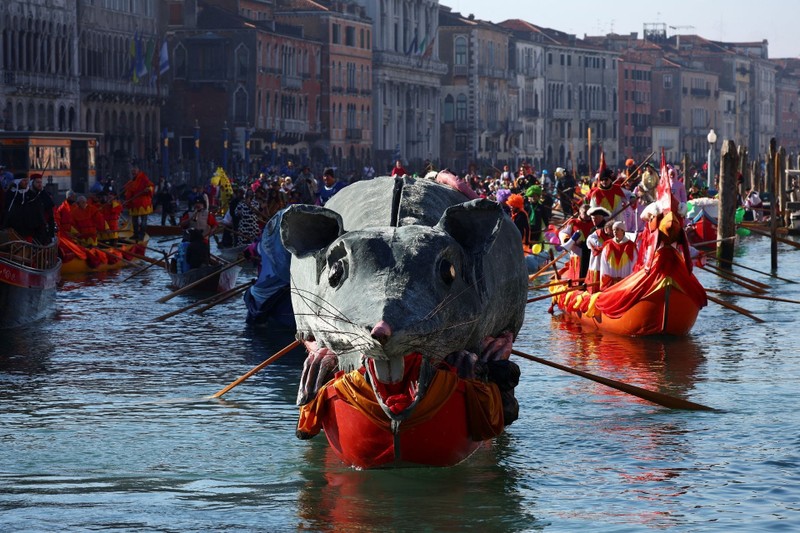 Le hoi hoa trang hap dan o Venice thu hut hang nghin nguoi-Hinh-3