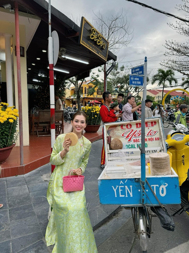 Hoa hau Tieu Vy, Thanh Thuy mac ao dai du xuan