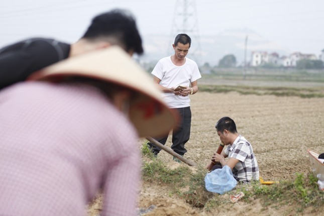 Nong dan ho hoi xuong dong dau nam moi, mong vu mua boi thu-Hinh-9