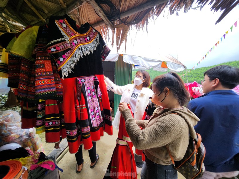 Gioi tre nuom nuop den check in 'Vinh Ha Long xu Nghe'-Hinh-20