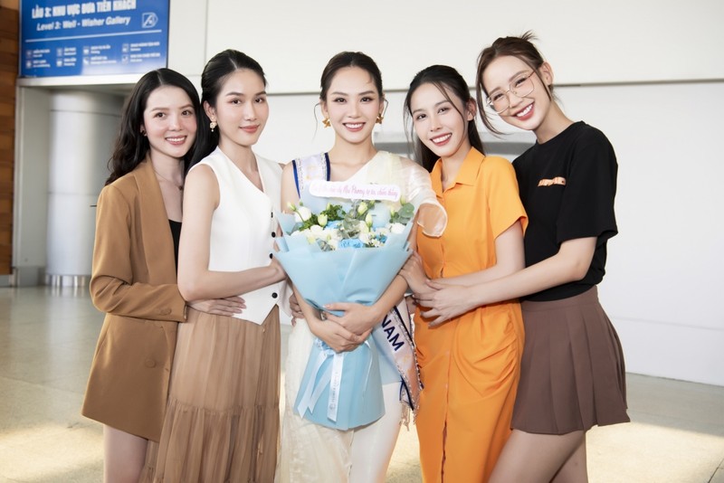 Hoa hau Mai Phuong mang 140kg hanh ly den An Do thi Miss World-Hinh-4