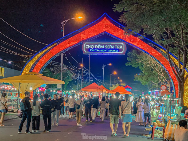 Cac diem vui choi dem Da Nang tap nap du khach