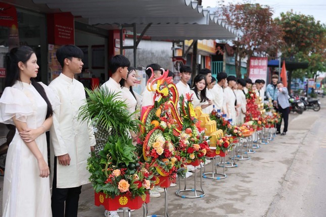 Le cuoi gian di cua dien vien Kim Oanh-Hinh-4