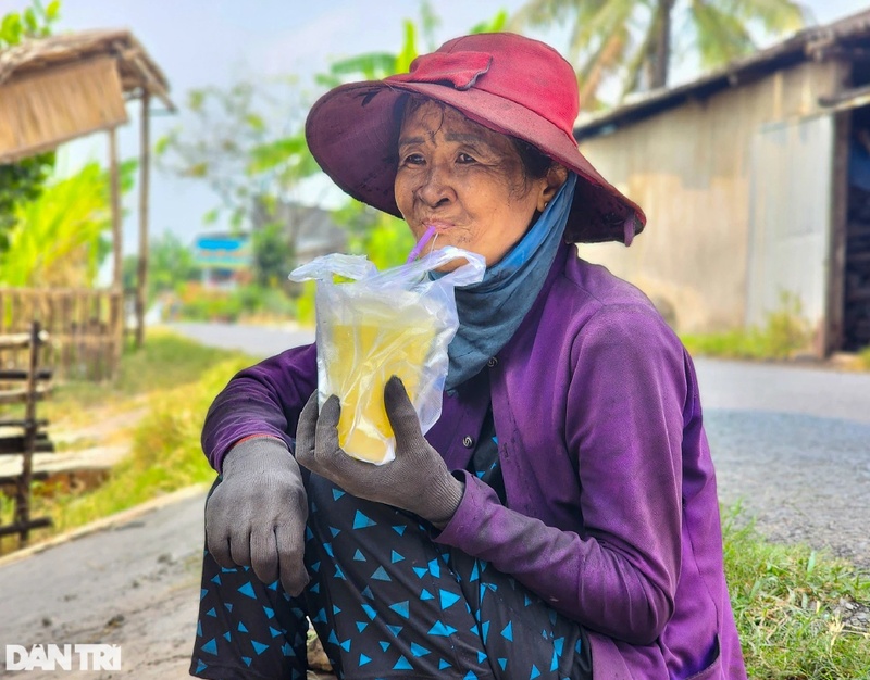 Nhung nguoi phu nu lam nghe quanh nam den dua-Hinh-12