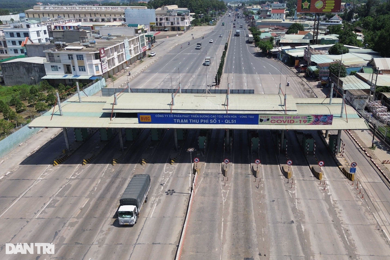 Can canh loat tram thu phi bo hoang thanh 