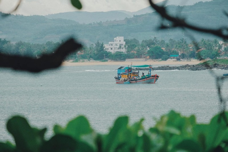 Tham lang chai hoang so gan Ganh Da Dia o Phu Yen-Hinh-4