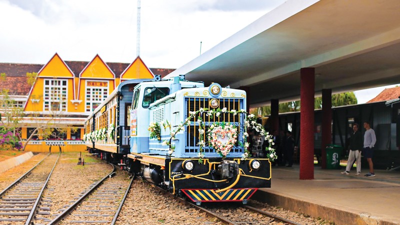 Tham ga Da Lat - nha ga xe lua dep nhat Dong Duong-Hinh-5