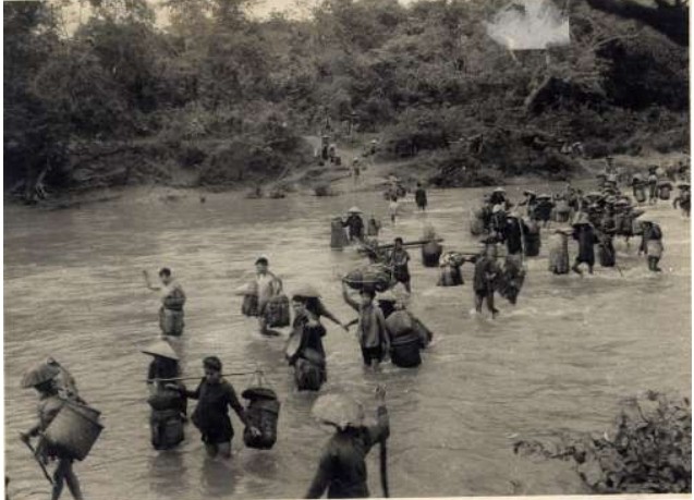 Nhung nguoi phu nu tham lang, kien cuong trong Chien dich Dien Bien Phu-Hinh-5