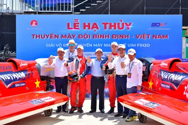 Khoi dong giai dua VDTG thuyen may UIM F1H2O World Championship-Hinh-2