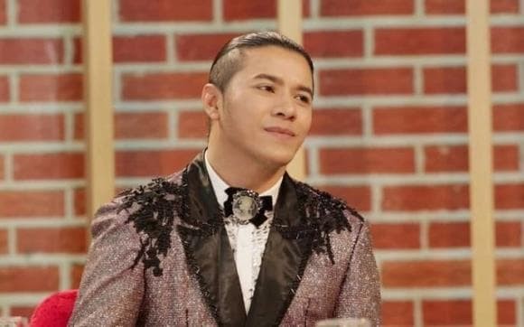 Kasim Hoang Vu lo goc nghieng gay om ai nhin cung thuong-Hinh-10