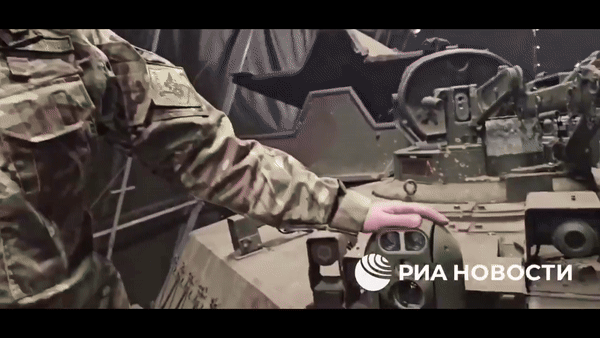 Binh si Nga che 'quai vat' M1150 ABV My cap cho Ukraine-Hinh-7