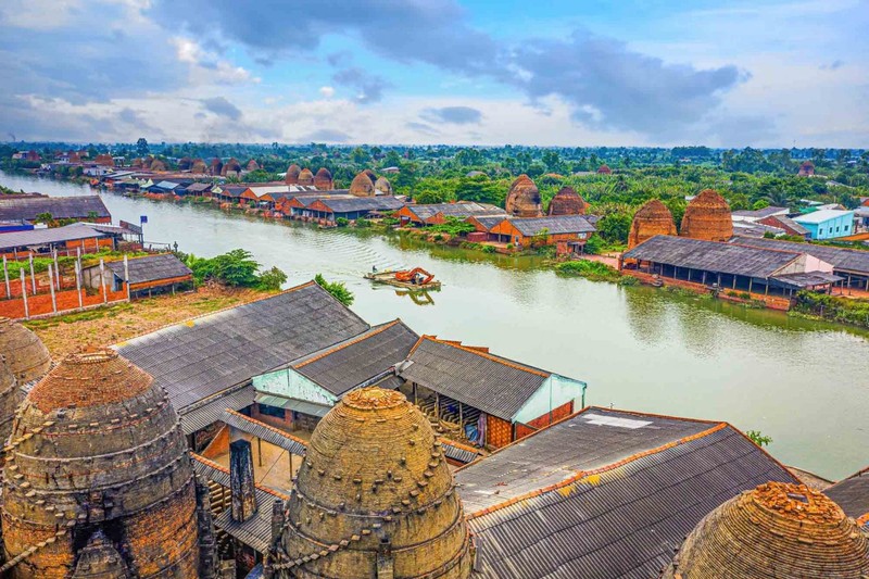 Sac mau “vuong quoc gach gom” Vinh Long tu tren cao-Hinh-4