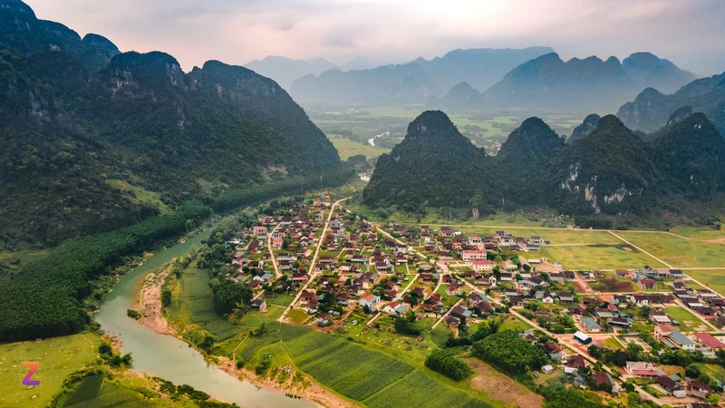 “Ngoi lang du lich tot nhat the gioi” tai ron lu Quang Binh