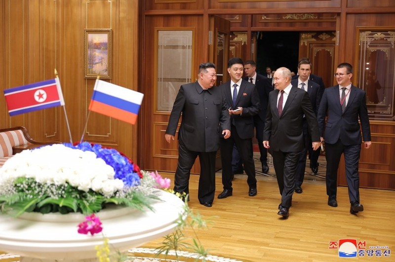 View - 	Chuyến thăm đầu tiên của Tổng thống Nga Putin tới Triều Tiên 