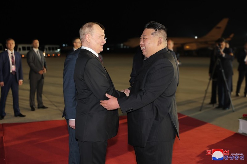 View - 	Chuyến thăm đầu tiên của Tổng thống Nga Putin tới Triều Tiên 