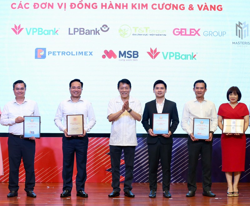 Dong gop hieu qua cho the thao Cong an nhan dan, T&T Group duoc vinh danh