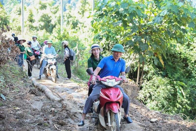 Xot xa diem truong bi tan pha boi con bao Yagi lich su-Hinh-3