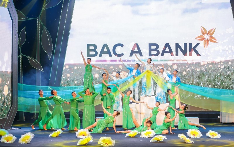 BAC A BANK cung hanh trinh tro thanh ngan hang xanh