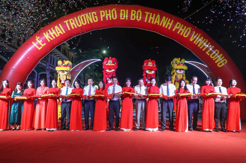 Vinh Long khai truong pho di bo tai du an cua T&T Group