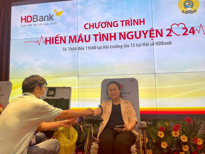 150 CBNV HDBank tham gia chuong trinh “Hien mau tinh nguyen 2024”-Hinh-4