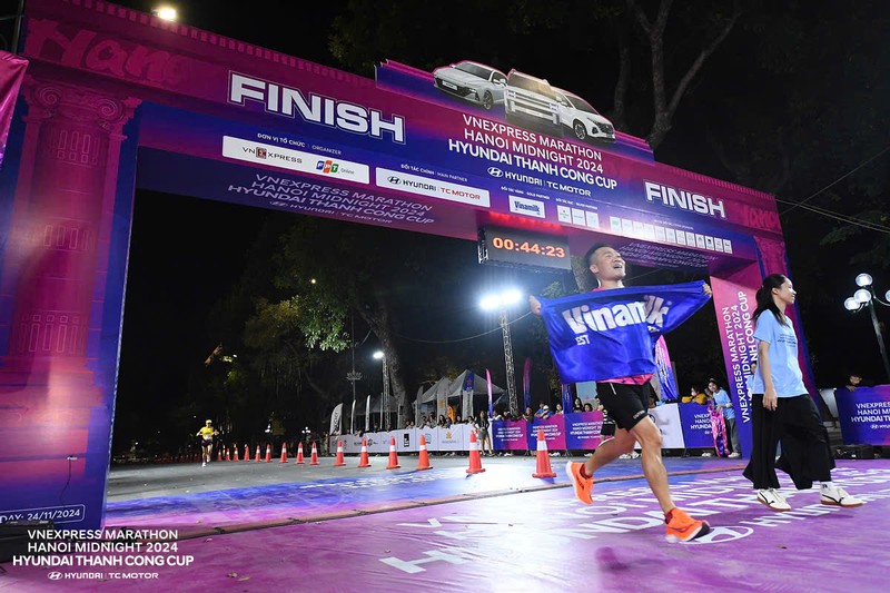 Vinamilk tai tro “132 kg dam*” cho 11.000 runner VnExpress Marathon Ha Noi-Hinh-4