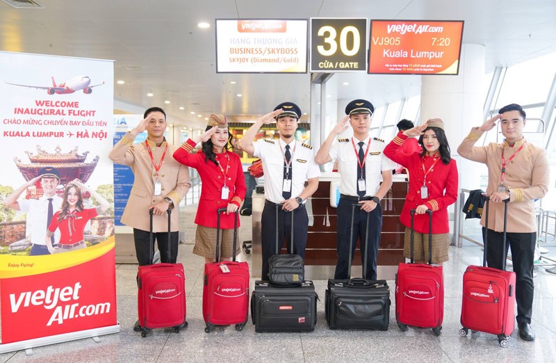 Vietjet chao mung chuyen bay dau tien giua Kuala Lumpur (Malaysia) va Ha Noi