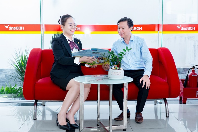 eCash “made in HDBank”: Tu su thau hieu den giai phap