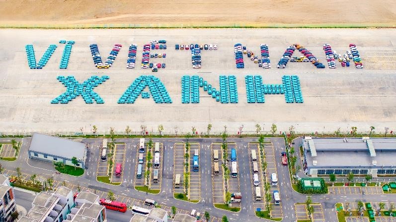 Gần 400 xe điện VinFast tạo biểu tượng “Vì Việt Nam Xanh“ - Hình 2 Gan 400 xe dien VinFast tao bieu tuong “Vi Viet Nam Xanh“-Hinh-2