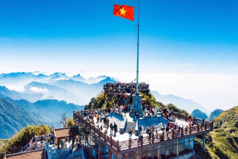 ​Vo van trai nghiem hap dan tai Fansipan dip le 30/4 - 1/5