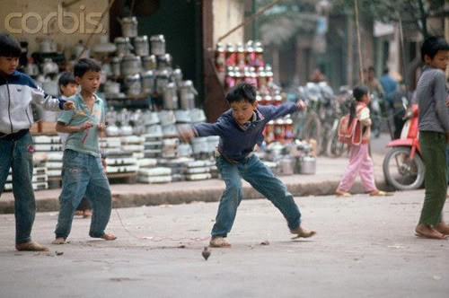 Tro choi thoi bao cap binh di cua tre em Viet Nam-Hinh-5