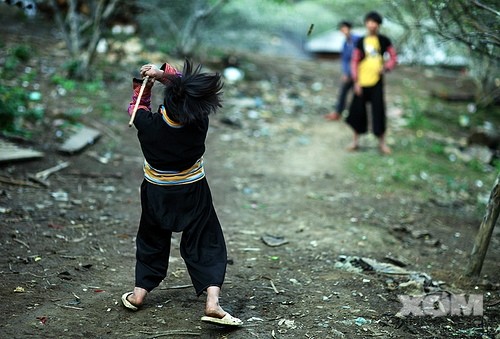 Tro choi thoi bao cap binh di cua tre em Viet Nam-Hinh-6