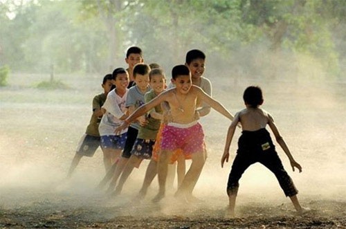 Tro choi thoi bao cap binh di cua tre em Viet Nam-Hinh-12