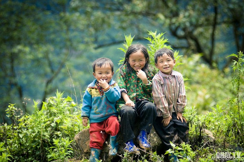 Chum anh tuyet dep cua tre em dan toc vung cao-Hinh-10