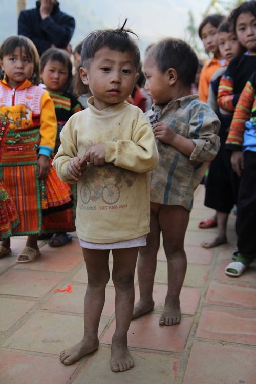 Chum anh Xot xa nhin tre em vung cao chong ret-Hinh-5