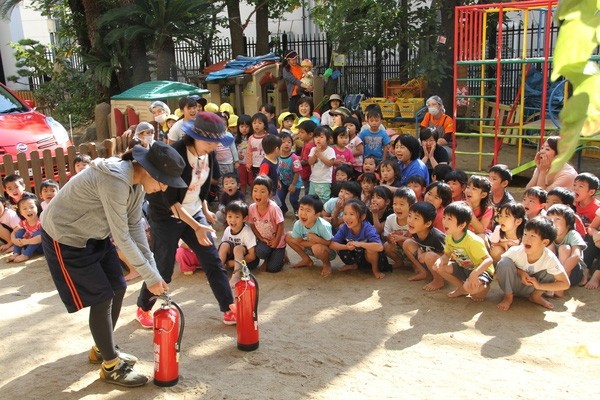 Bai hoc ung pho voi hoa hoan cua tre em nguoi Nhat-Hinh-4