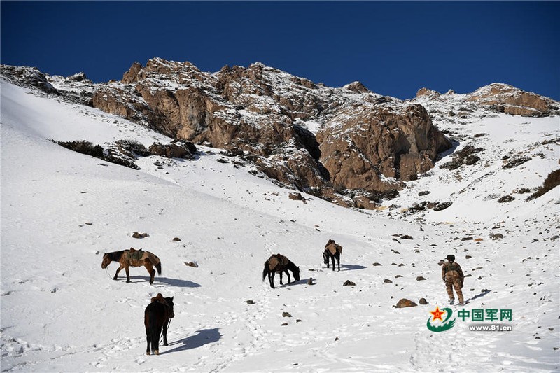 Cach bien phong Trung Quoc tuan tra 523km bien gioi voi Pakistan-Hinh-7