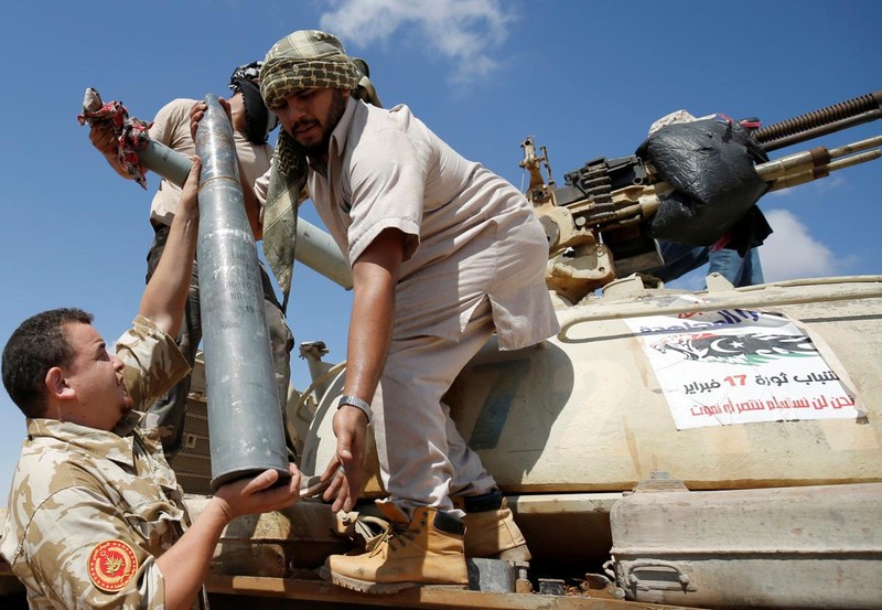 Lon xon binh linh Quan doi Libya trong cuoc chien chong IS-Hinh-10