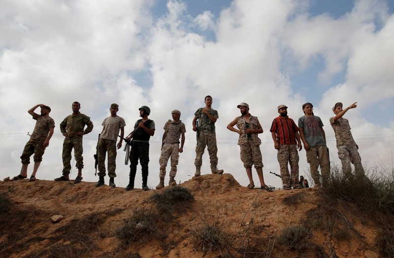 Lon xon binh linh Quan doi Libya trong cuoc chien chong IS-Hinh-4