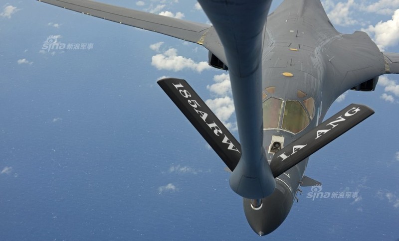 May bay nem bom  B-1B Lancer “dap dom” o Bien Dong-Hinh-4